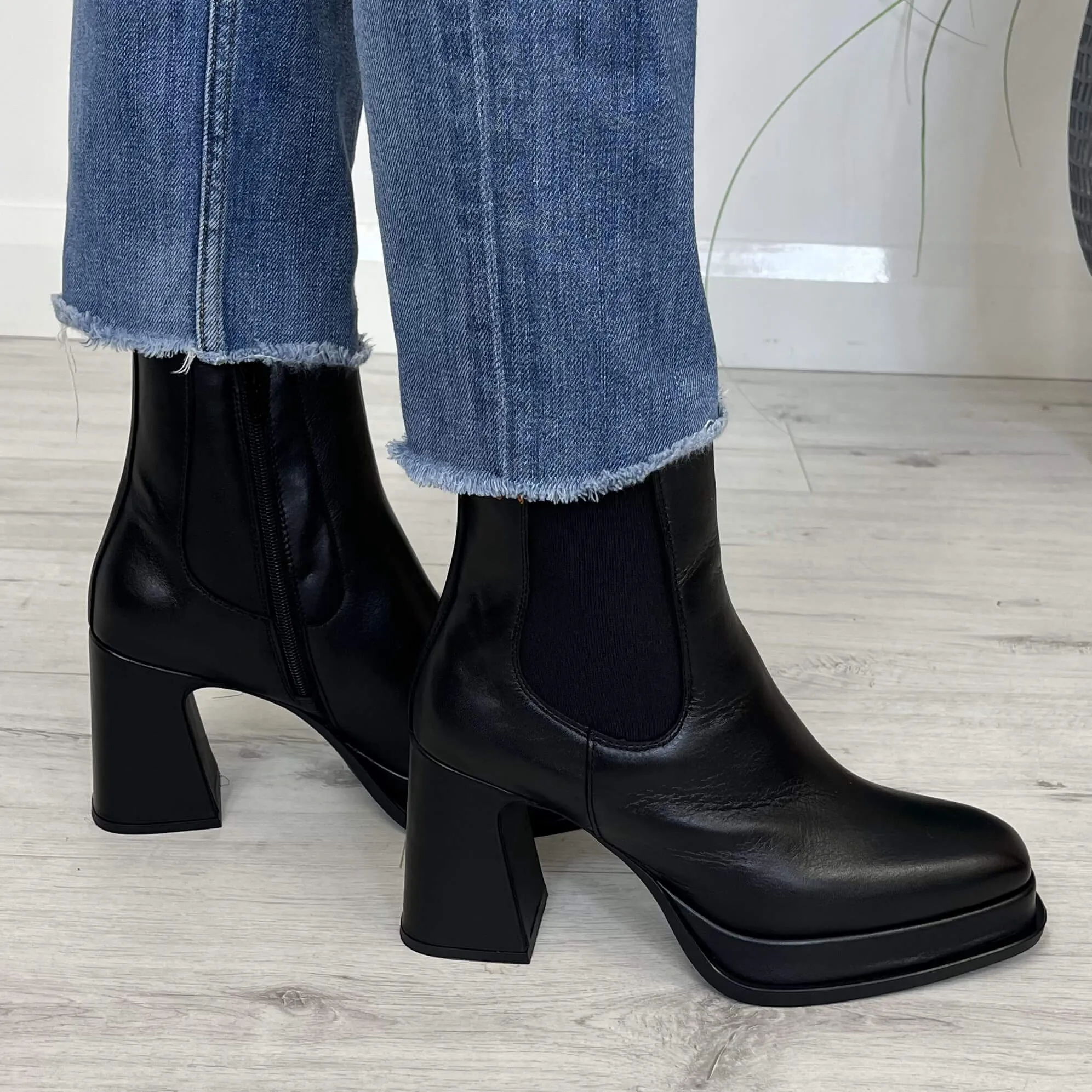 Alpe Black Leather Platform Boots