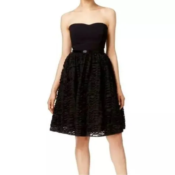 Calvin Klein Modern Black Strapless Sheath Embellished Cocktail Party Prom Dress