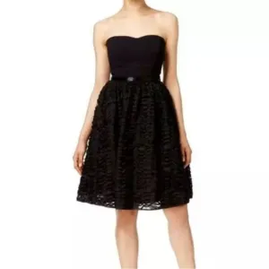 Calvin Klein Modern Black Strapless Sheath Embellished Cocktail Party Prom Dress