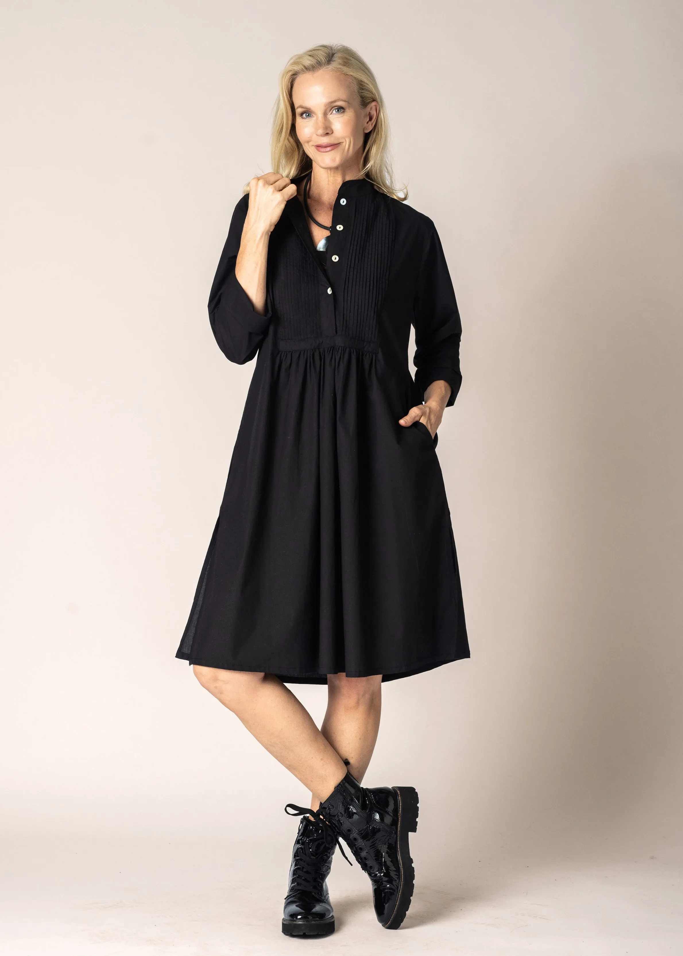 Cove Cotton Dress in Onyx