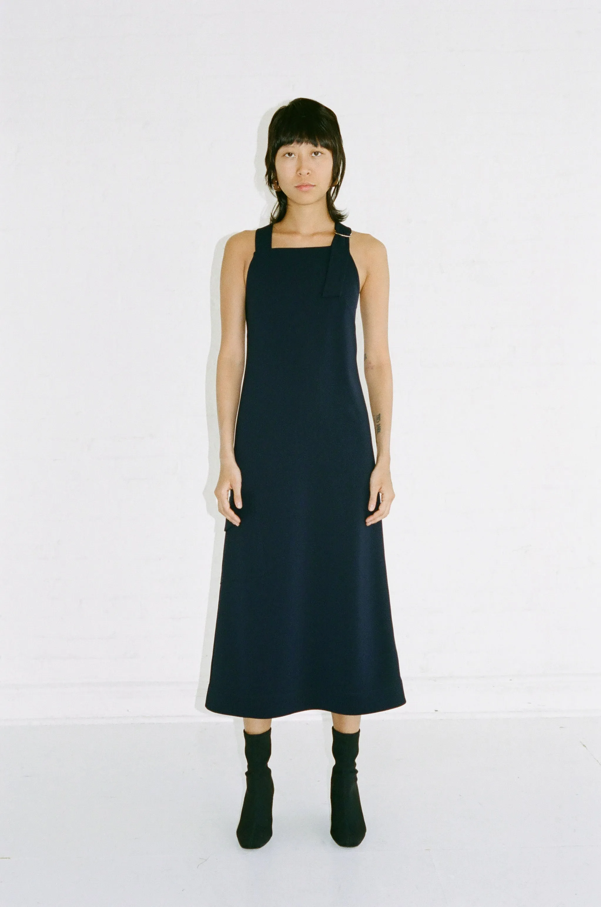 CROSSBACK D-RING MIDI DRESS - MIDNIGHT