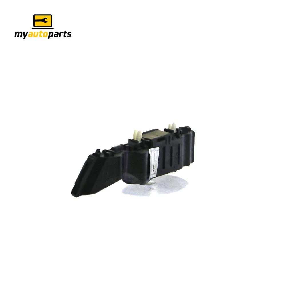 Front Guard Bracket Drivers Side Genuine suits Hyundai Accent RB