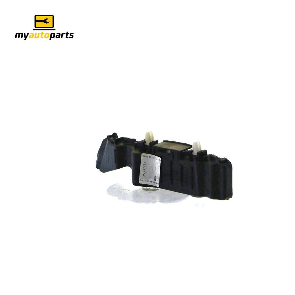Front Guard Bracket Drivers Side Genuine suits Hyundai Accent RB