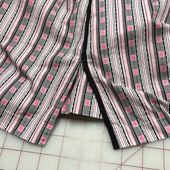 GOLFTINI Modern Golf/Vacation Skort 3 Pocket Side Zip Preppy Pink/Black Print 6