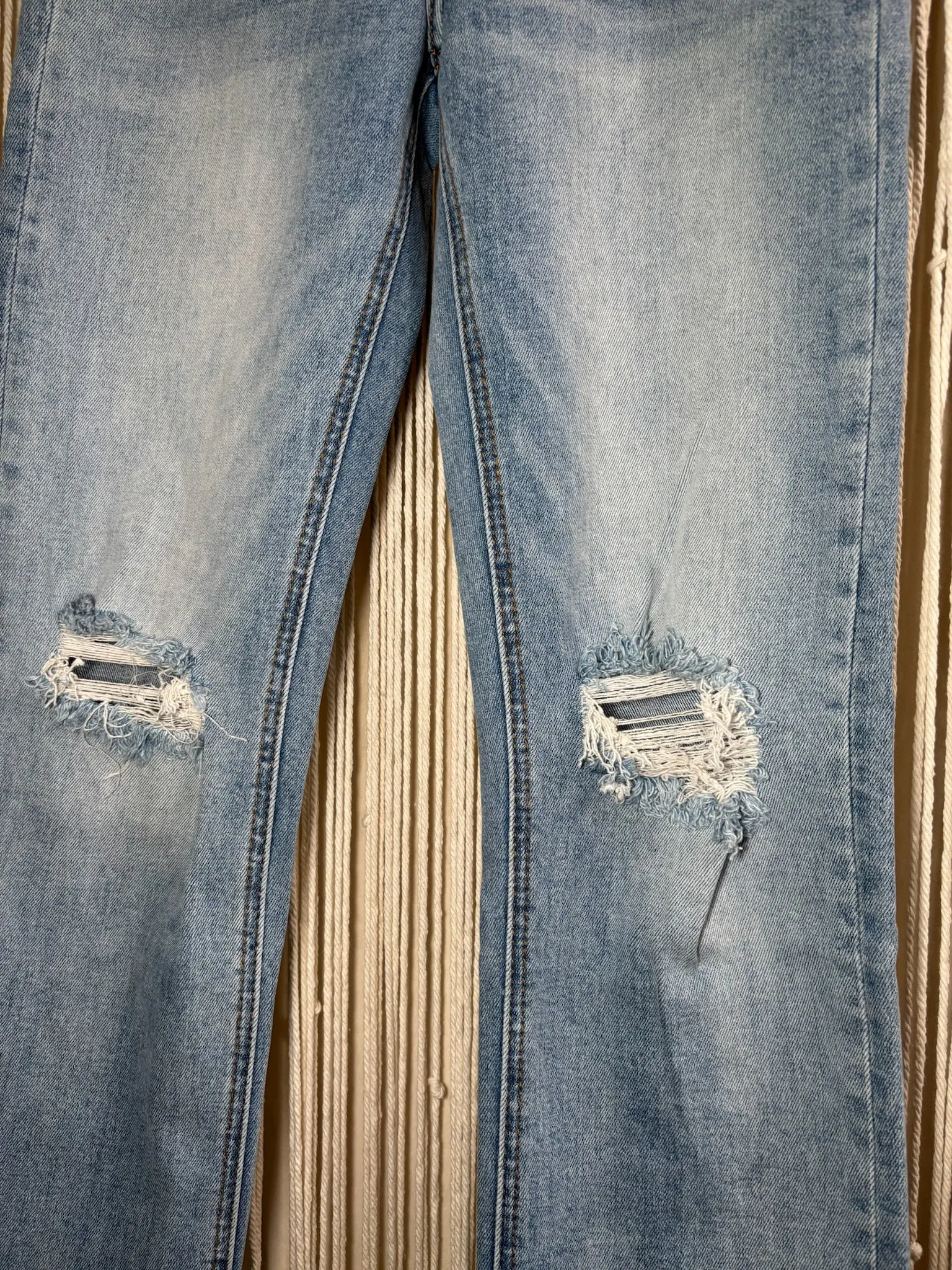 Jane Knee Distressed Cropped Jeans