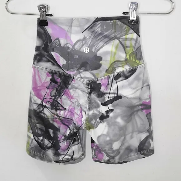 Lululemon 6&quot; Align High-Rise Biker Short in Unicorn Throwback White Multi Sz 2