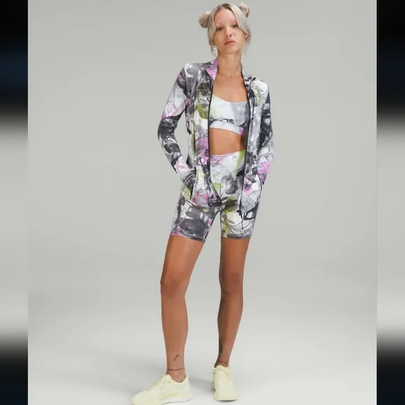 Lululemon 6&quot; Align High-Rise Biker Short in Unicorn Throwback White Multi Sz 2