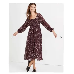 Madewell  Georgette Sheer-Sleeve Smocked Midi Dress in Rich Paisley MP