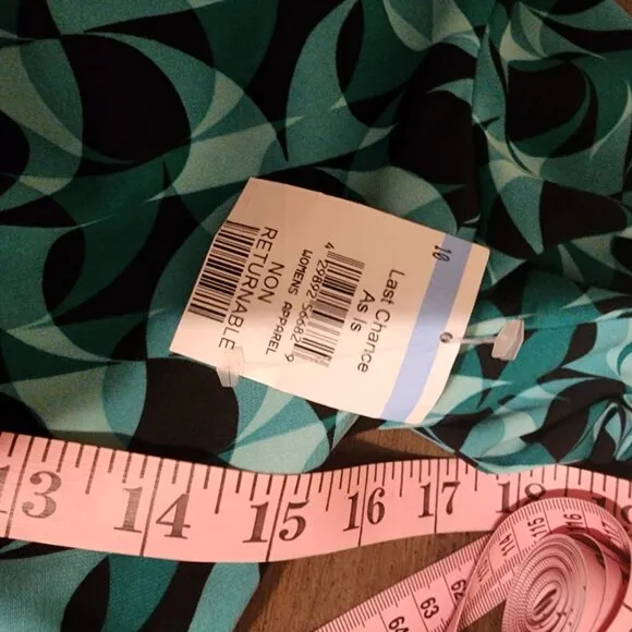 Maggy London LONG SLEEVE WRAP MIDI DRESS NWT GREEN Size 6
