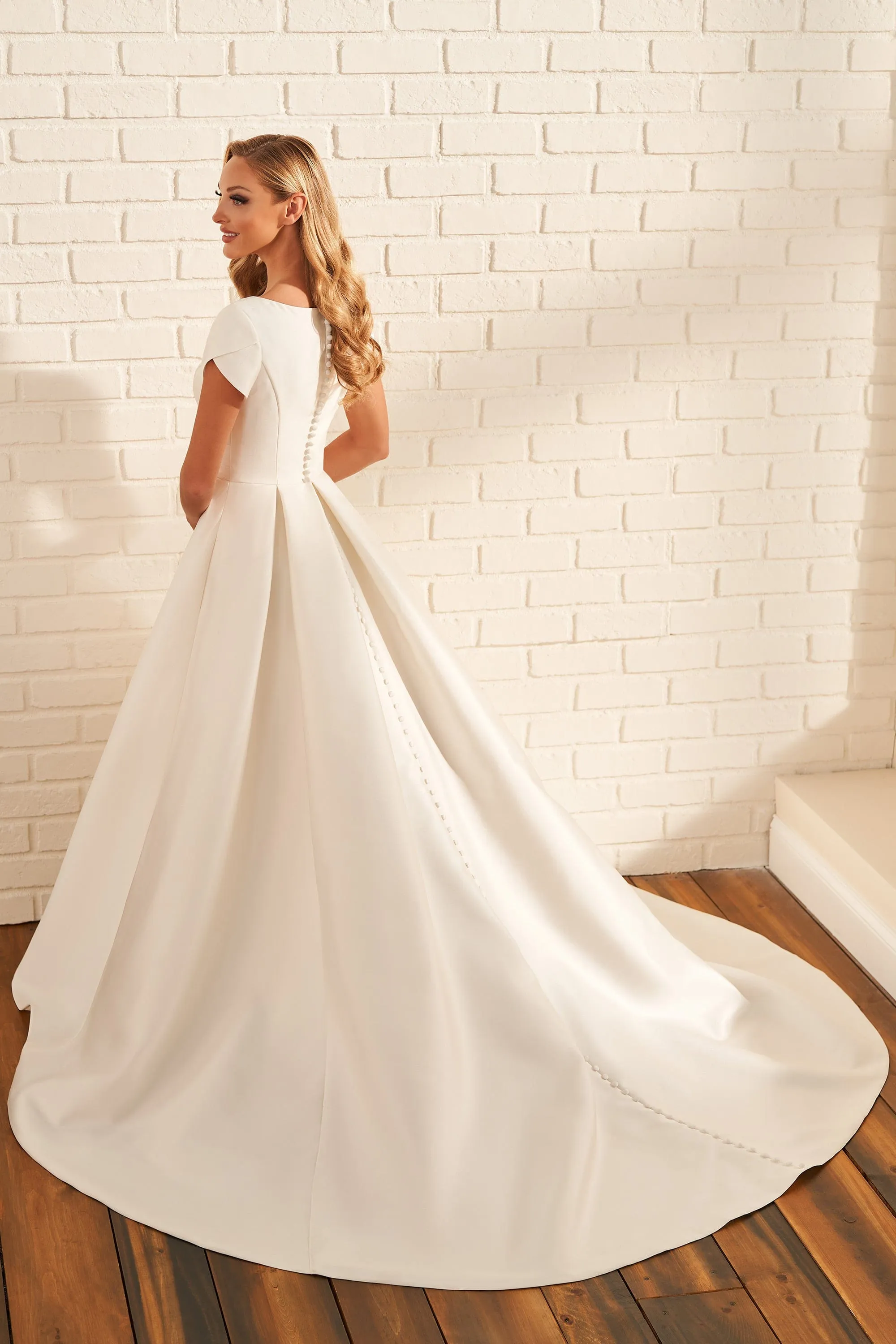 Modest by Mon Cheri: MOD1807