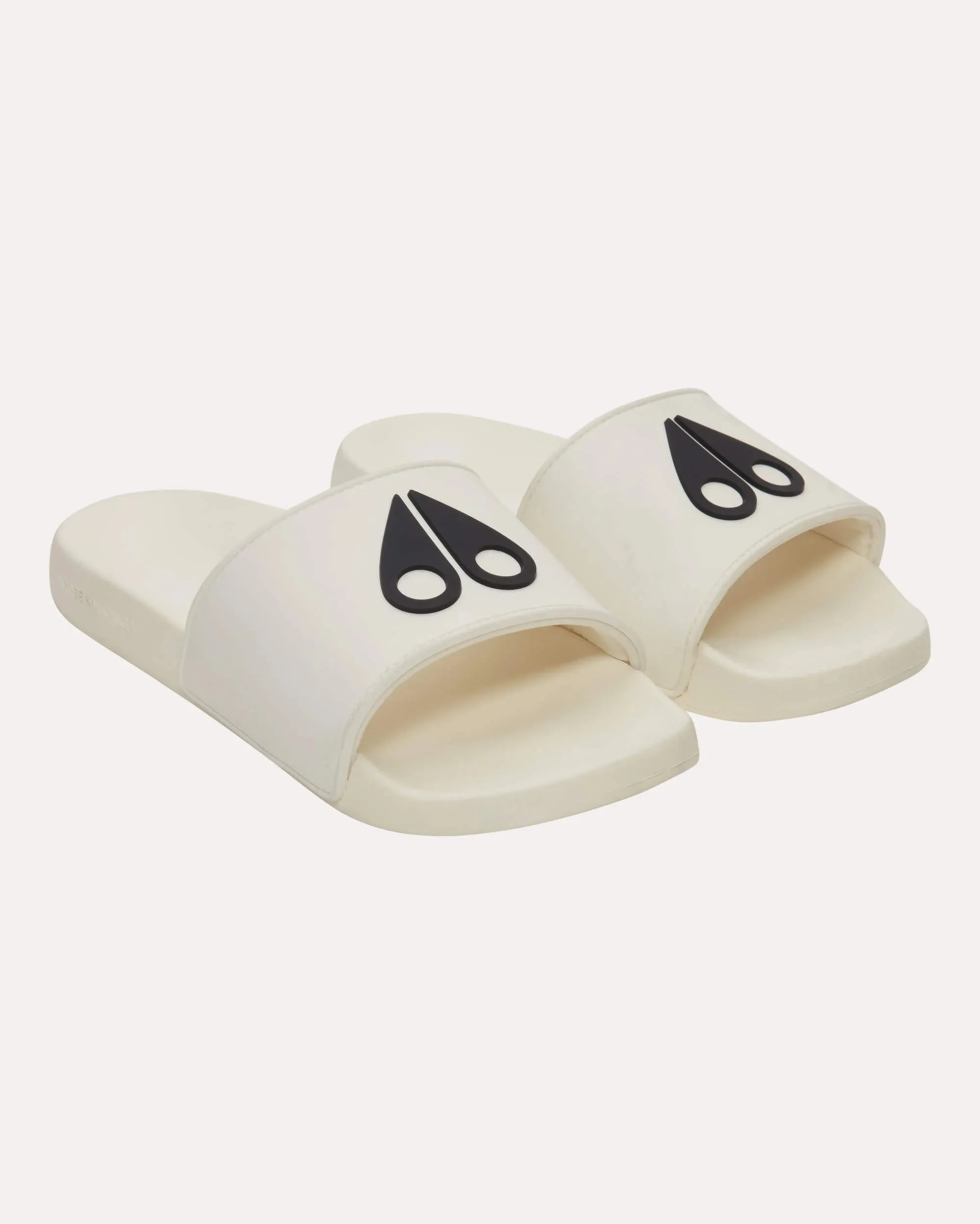 MOOSE KNUCKLES - LOGO ICON SLIDES
