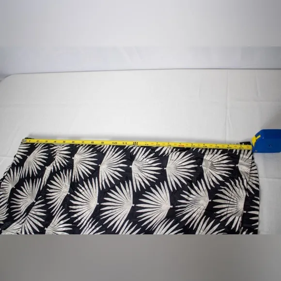 NWT! Masai Pinja Black &amp; White Agave Print Women’s Trouser Shorts Size Large