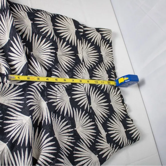 NWT! Masai Pinja Black &amp; White Agave Print Women’s Trouser Shorts Size Large