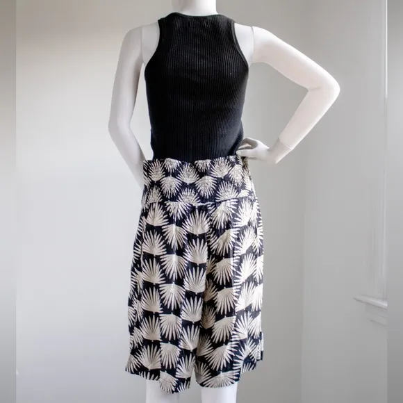 NWT! Masai Pinja Black &amp; White Agave Print Women’s Trouser Shorts Size Large