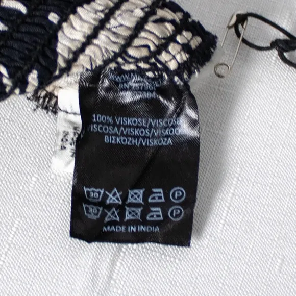 NWT! Masai Pinja Black &amp; White Agave Print Women’s Trouser Shorts Size Large