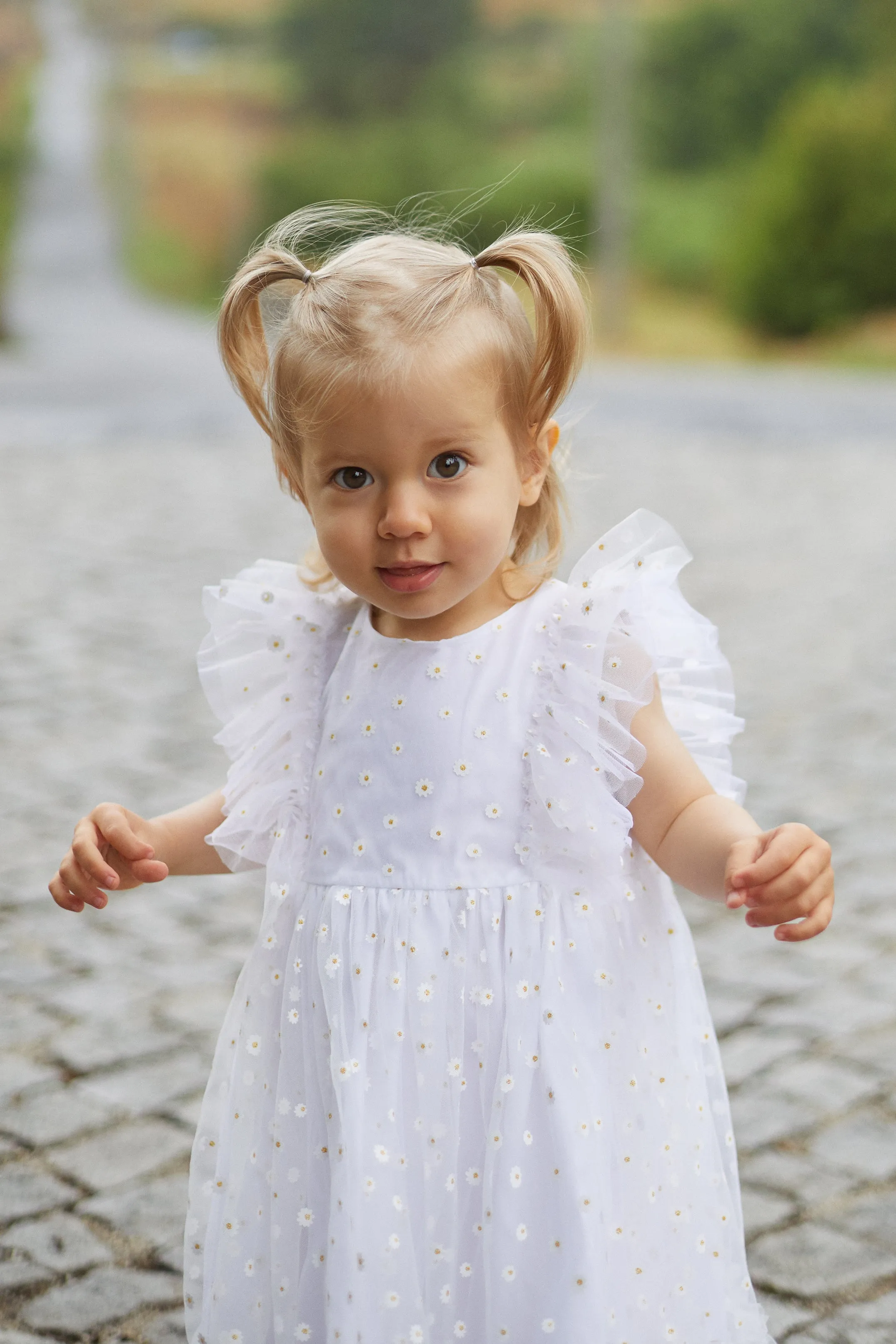 "Anastasia" White Tulle Daisy Print Dress