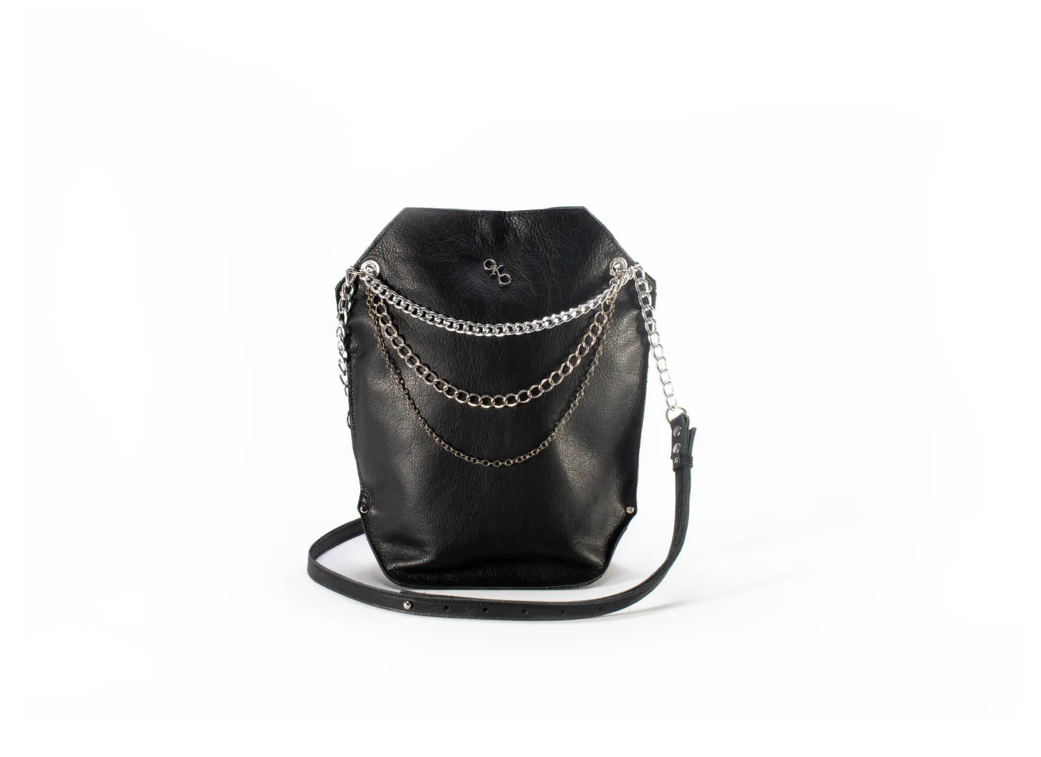 "Urban Chic" shoulder bag with chains