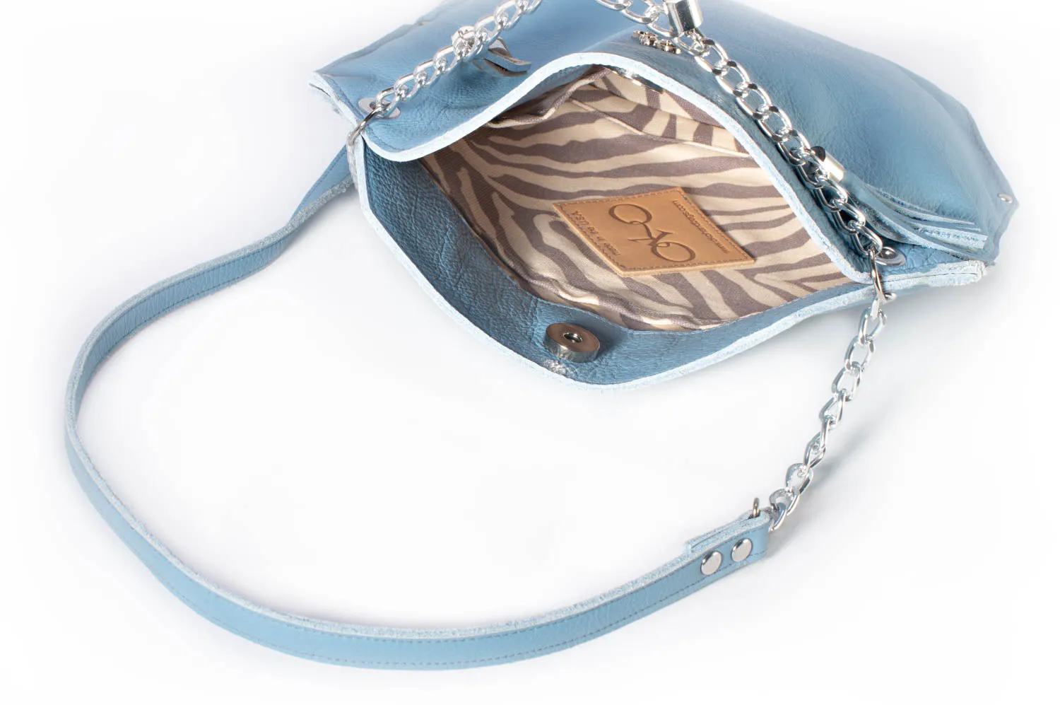 "Urban Chic" shoulder bag with chains