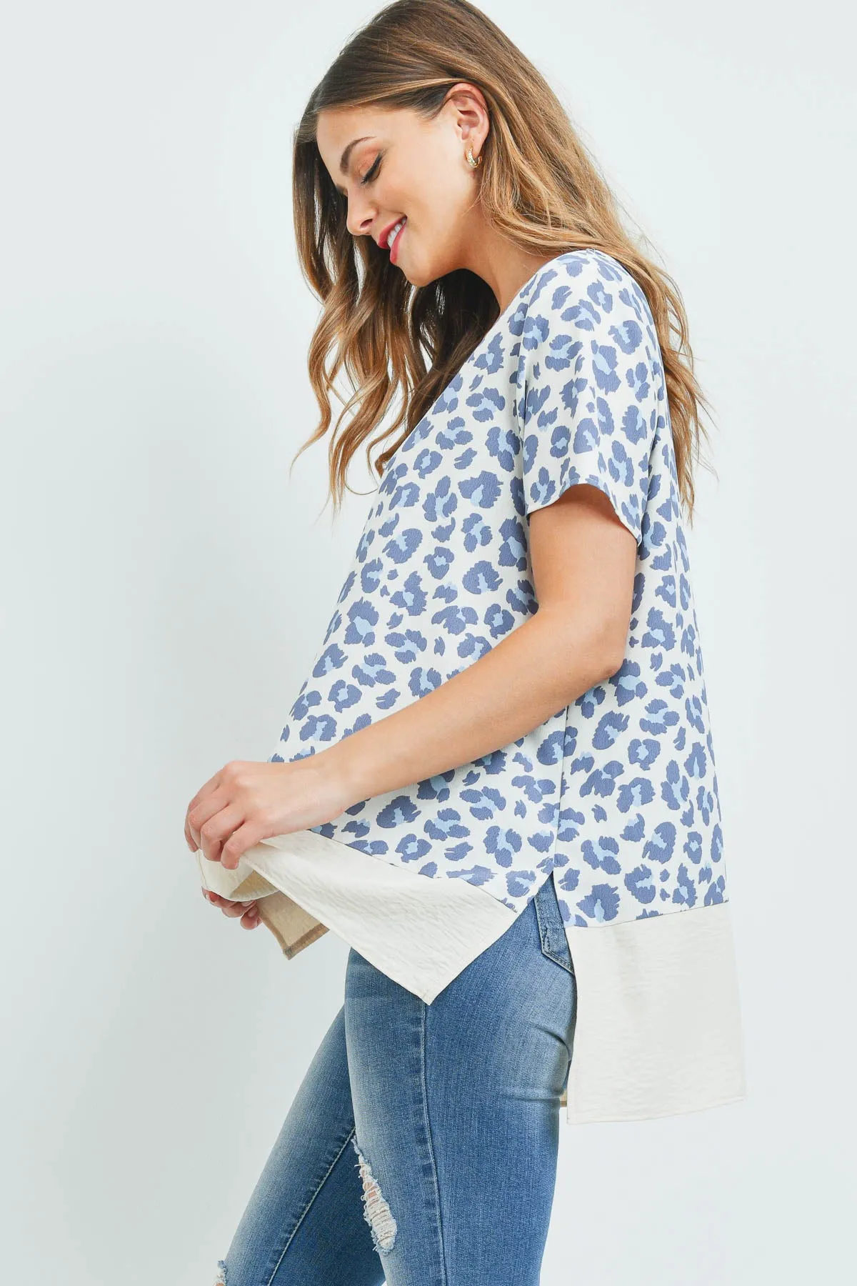 Round Neck Leopard Print Airflow Contrast Top