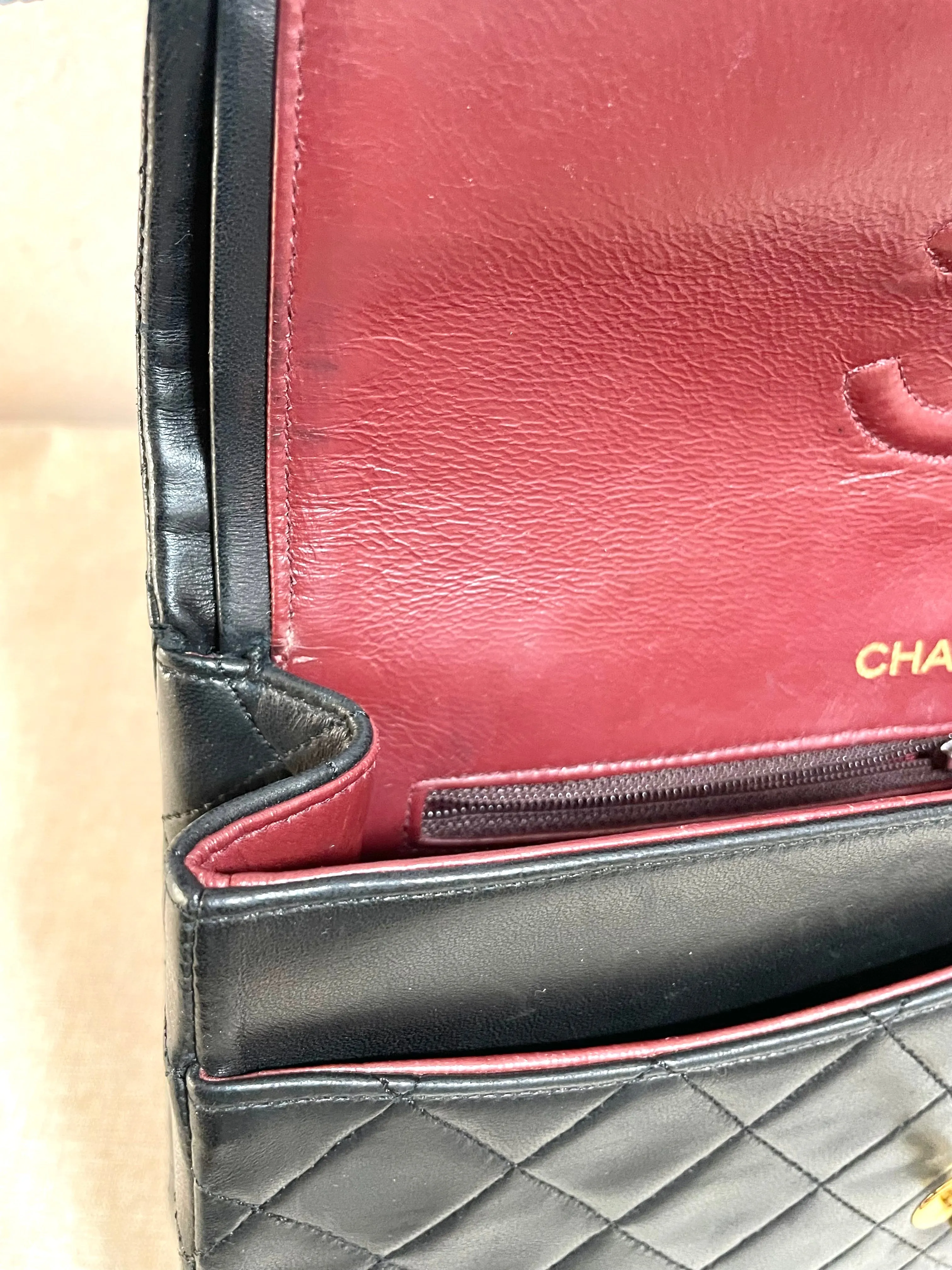 Vintage CHANEL black lambskin classic 2.55 double flap shoulder purse with golden chain straps. Make you even more chic. 061203ac1