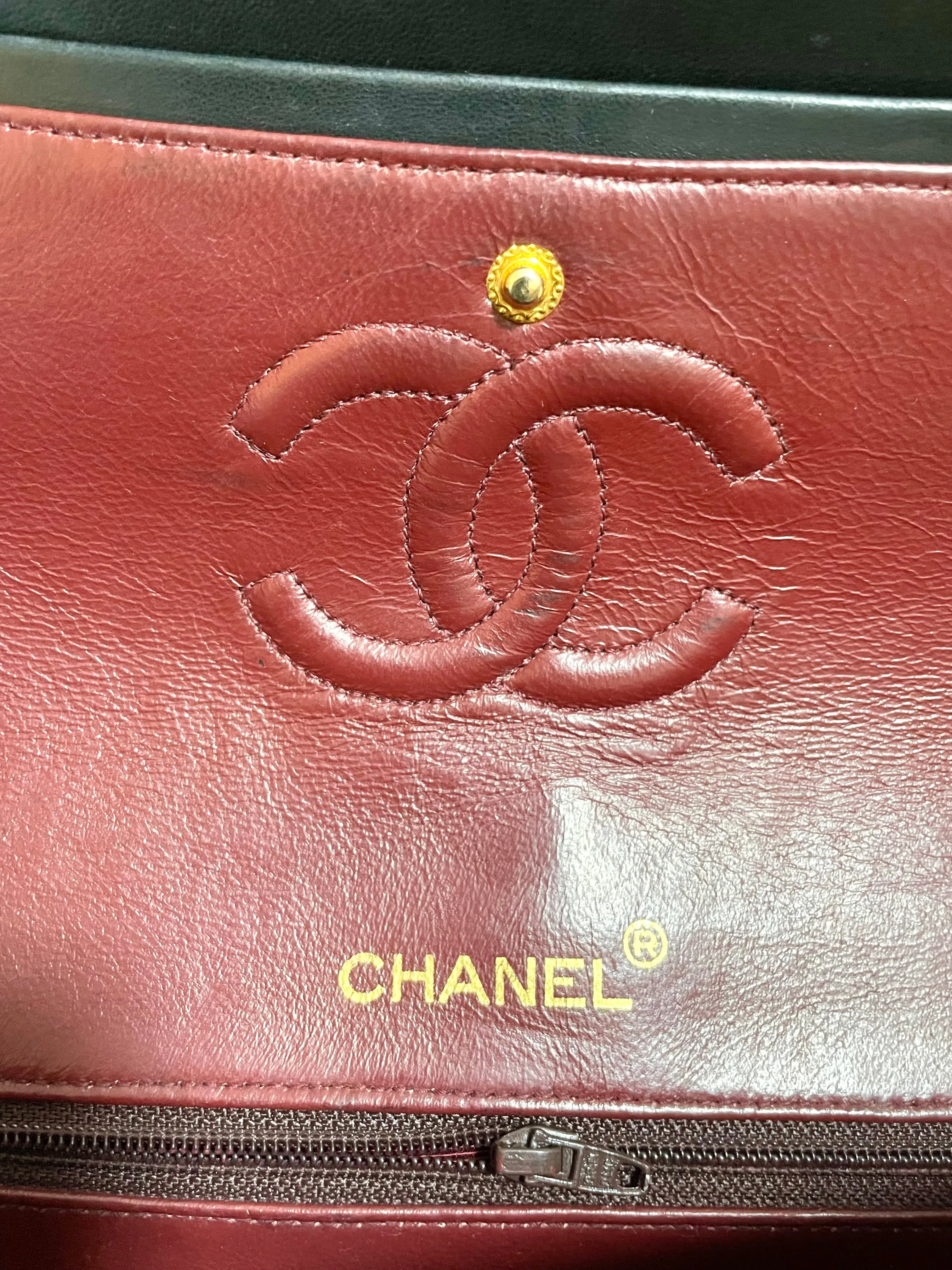 Vintage CHANEL black lambskin classic 2.55 double flap shoulder purse with golden chain straps. Make you even more chic. 061203ac1