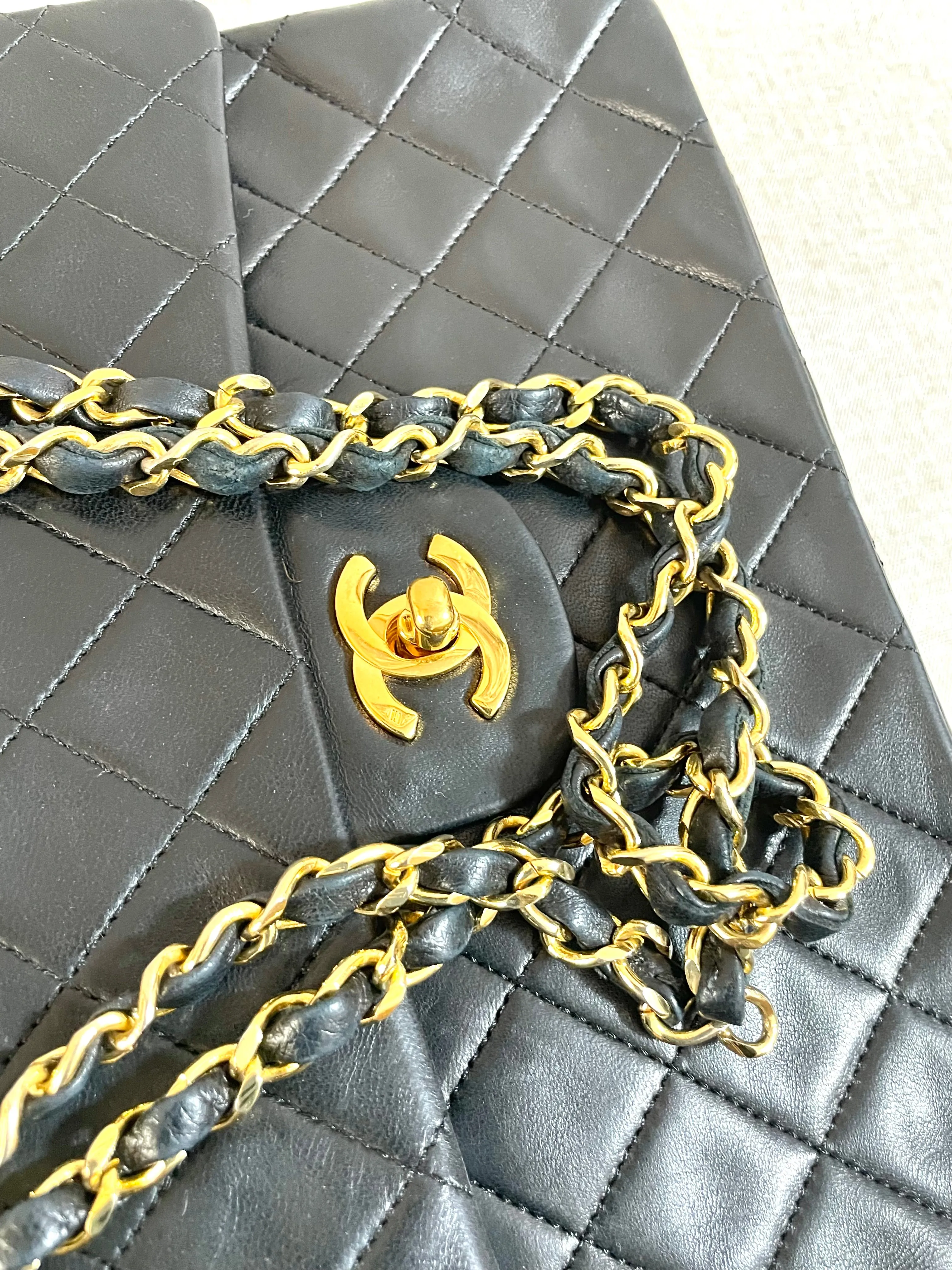 Vintage CHANEL black lambskin classic 2.55 double flap shoulder purse with golden chain straps. Make you even more chic. 061203ac1